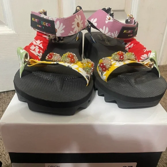 Kurt Geiger - Picture 2 of 5